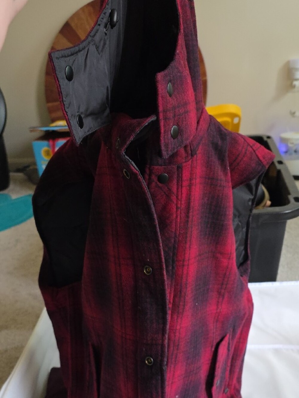 Levi's Red & Black Plaid Hooded Reversible Wool/Down Feathers Vest SIZE M